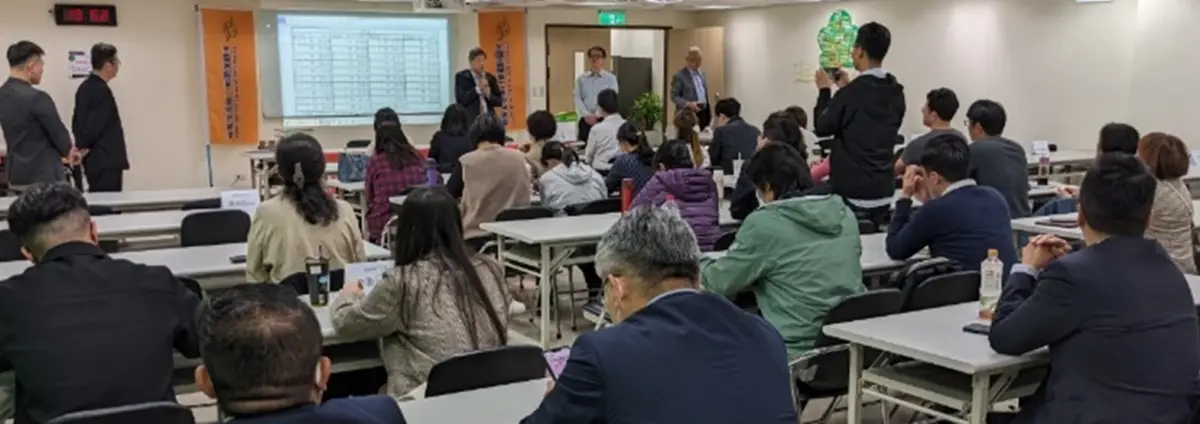 ▲國泰金控旗下首家工會正式成立！全金聯協助國泰人壽企業工會，至北市勞動局送件請領工會登記證書。（圖／全金聯提供）