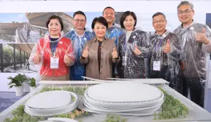 五堅情、玖壹壹使出工地秀必殺技 台中巨蛋粉絲收福利快瘋啦! ▲台中市盧秀燕表示,未來的台中巨蛋將是一大一小兩顆蛋。(圖/台中市政府提供,2024.03.11)