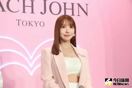 直擊／三上悠亞公開乳癌篩檢結果　「穿不走光睡衣」現身信義區
