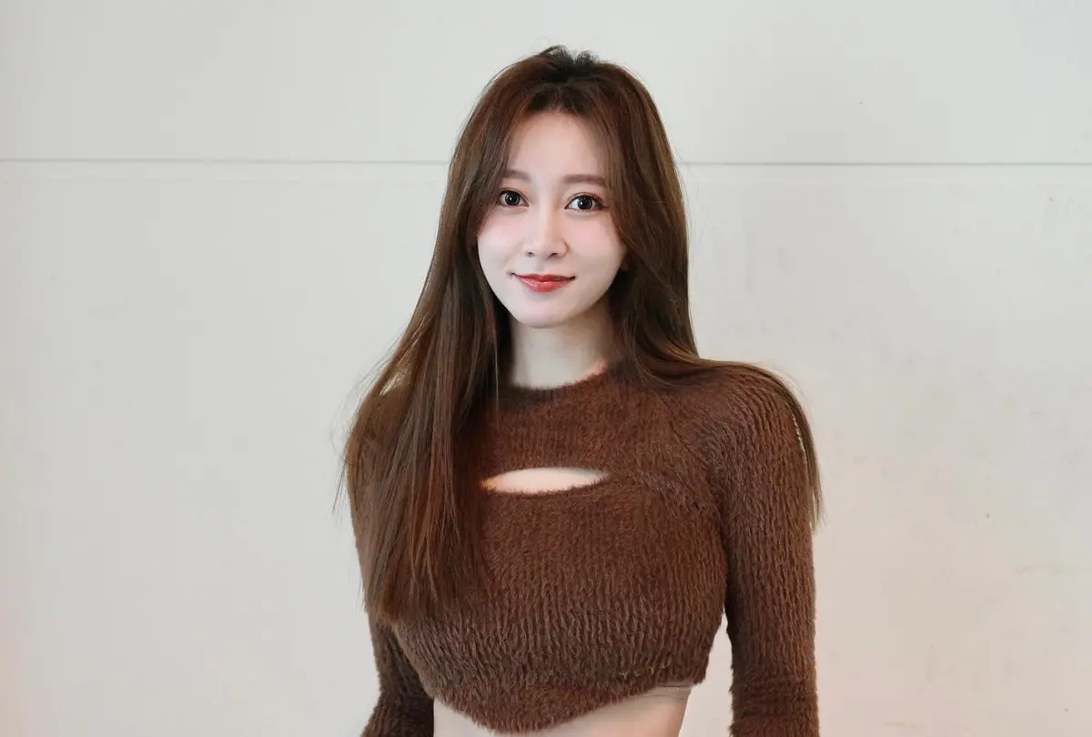 ▲篠崎泫（如圖）才駁斥與Toyz秘婚，今遭週刊爆料赴日旅遊時，疑似住進水餃店二代吳書成的私宅。對此，稍早篠崎泫經紀人回應《NOWNEWS今日新聞》：「篠崎是與青達雪具shiro住宿合作，該住處也並非吳書成的家。」（圖／篠崎泫臉書）