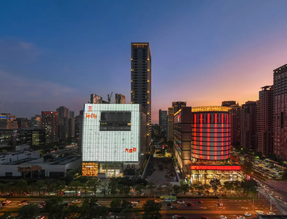 ▲國際一線精品，拐個彎即可抵達。（圖／品牌提供）