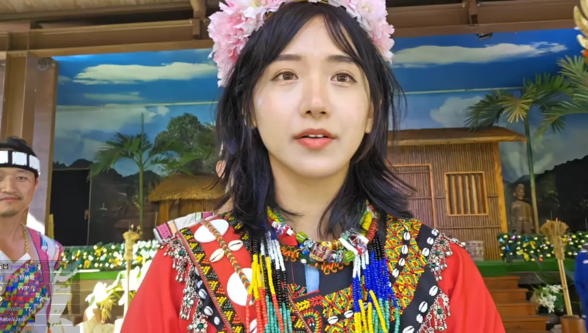 ▲企鵝妹化身排灣公主，讓全球粉絲大飽眼福。（圖／取自Twitch@Jinnytty）