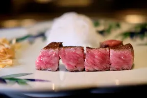 米其林入選Ukai鐵板燒!迎新料理長 新菜單開箱「有爆汁宮崎牛」