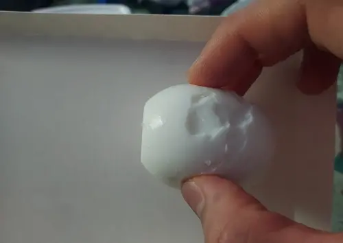 ▲水煮蛋烹飪方法簡單,不少人都會自己在家動手做,但許多人在剝蛋殼的時候遇到困難。(圖/廚藝公社) ▲水煮蛋烹飪方法簡單,不少人都會自己在家動手做,但許多人在剝蛋殼的時候遇到困難。(圖/廚藝公社)
