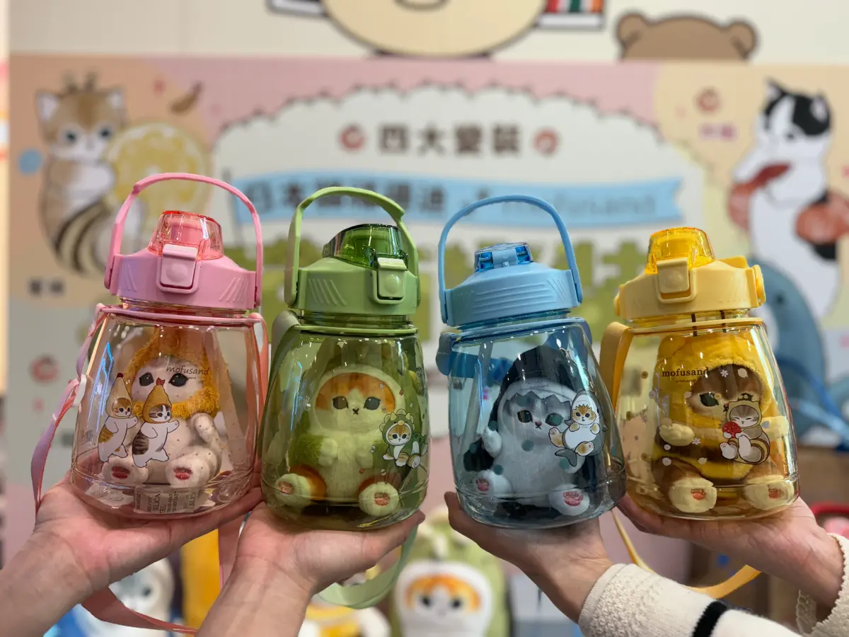 ▲7-11攜手日本超人氣插畫「mofusand貓福珊迪」與日本話題熱血動漫「排球少年」推出集點／快閃活動。（圖／記者鍾怡婷攝）