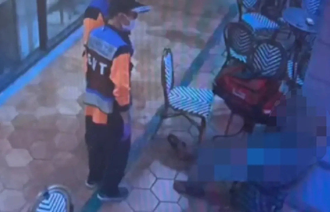 ▲台南73歲徐姓老翁經，常到台南西區知名咖啡廳騎樓下坐著休息，14日上午，他一如往常的前往，沒想到卻成了人生最後一站。（圖／翻攝畫面）