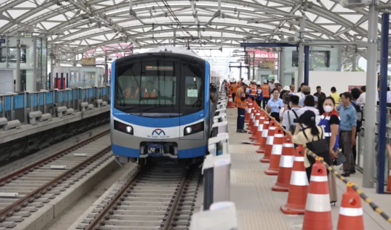 ▲胡志明市首條捷運線從2012年便開始建設，到今年都尚未開通。（圖／翻攝自越南快訊）