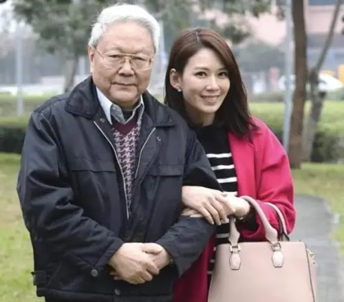 ▲陸廣浩（左）2016客串電視劇，飾演Melody的爸爸。（圖／資料照）