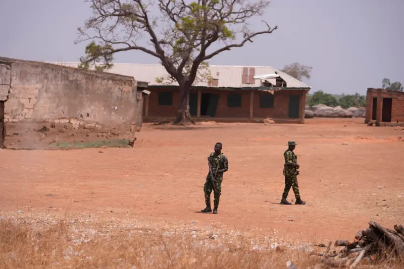 ▲奈及利亞軍方發言人古紹今天表示，16名奈及利亞陸軍官兵本週稍早試圖平息南部產油的三角州（Delta）社區衝突，期間卻被一群年輕人包圍並殺害。圖為奈及利亞士兵資料照。（圖／美聯社／達志影像）