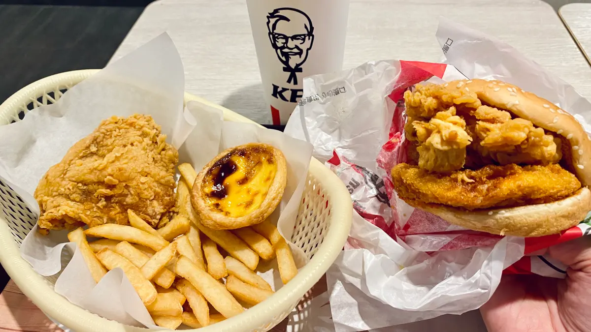 ▲3月吃雞優惠鎖定肉肉控最愛炸雞折扣，肯德基7塊炸雞299元，拿坡里大披薩、5塊炸雞都199元；加碼麥當勞4塊麥克雞塊買一送一、漢堡王4塊雞塊也買一送一都一次整理。（圖／記者蕭涵云攝）