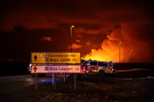 ▲冰島火山四度爆發。（圖／美聯社／達志影像）