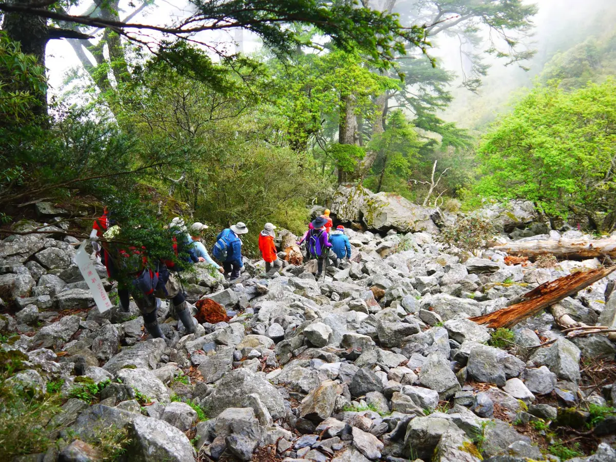 ▲ 一名男子在爬玉山前峰時遇難。圖為玉山前峰石瀑區。（圖／資料照片，何哲欣攝，20180526）