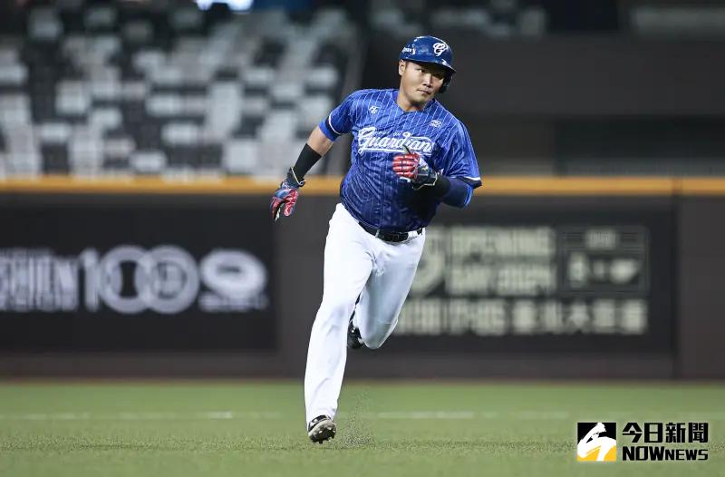 ▲富邦悍將范國宸本季敲出13支全壘打，為個人生涯新高 。（圖／記者葉政勳攝 , 資料照）