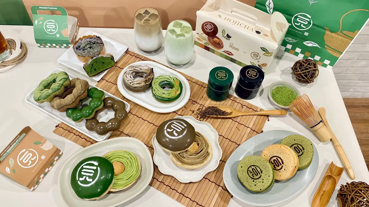 ▲Mister Donut聯名北海道「一〇八抹茶茶廊」抹茶季10款甜甜圈及4款飲品，3月19日起「買5送2」。一〇八抹茶茶廊新推2款冰淇淋醇茶大判燒；TWG Tea則有六入馬卡龍買一送一優惠。（圖／記者蕭涵云攝）