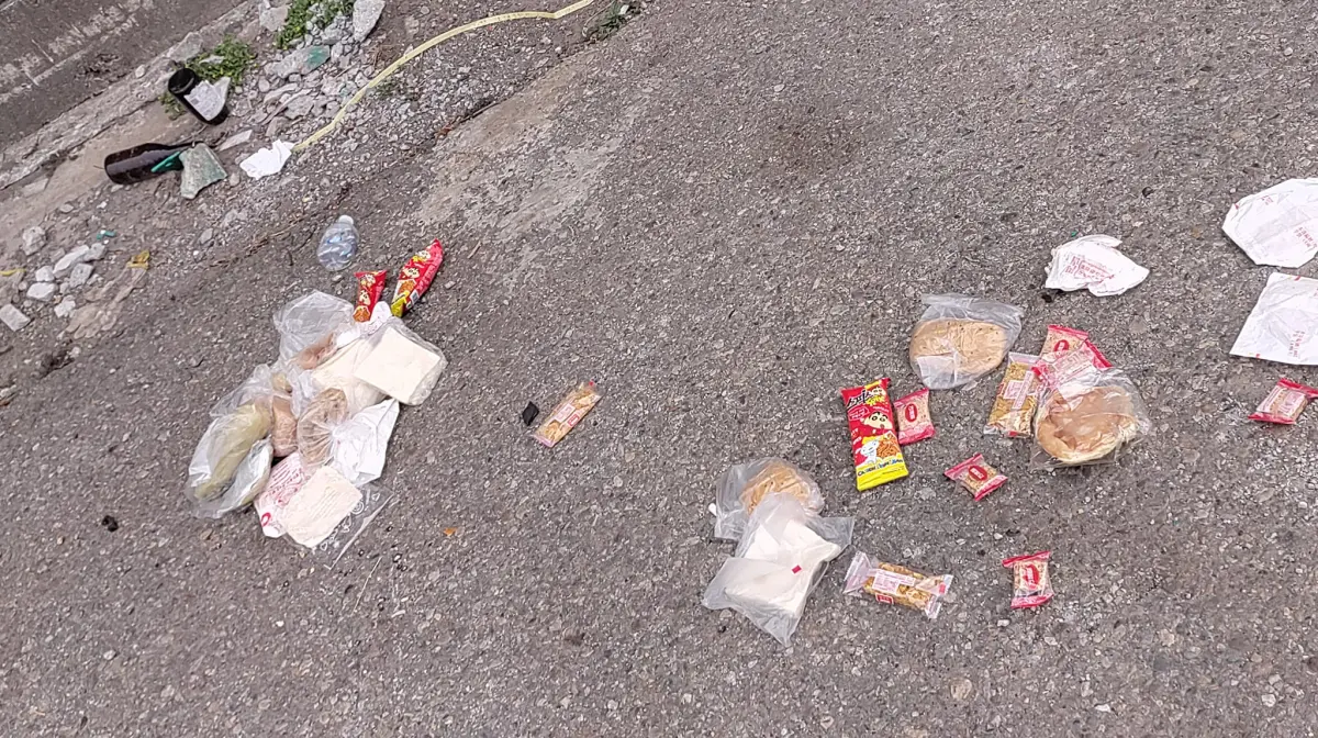 ▲有信眾上午目睹「浪費食物」的情況，憤慨大喊：「太可惡了！」（圖／取自「白沙屯媽祖全球徒步聯誼會」臉書）