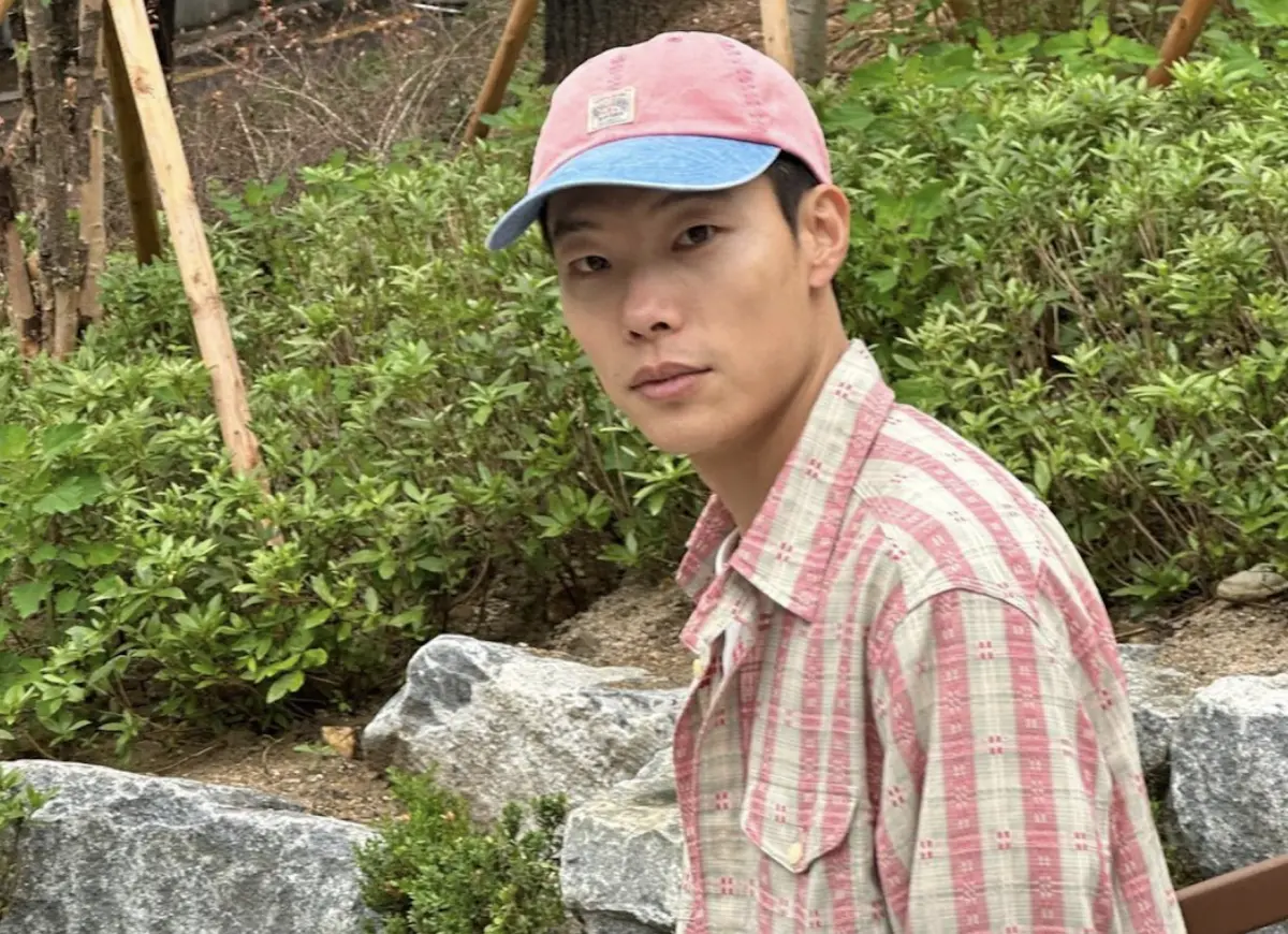 ▲柳俊烈與韓韶禧日前被人目擊一同在夏威夷約會，D社也隨即釋出2人同框畫面。（圖／翻攝自柳俊烈IG）