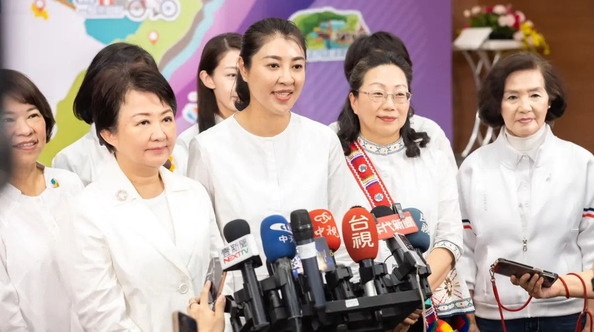 ▲許淑華受訪時，盧秀燕刻意低調不發言。（圖／南投縣政府提供，2024.03.18）