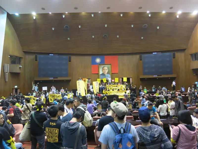 ▲2014年3月18日晚間，太陽花學運爆發，學生佔領立法院議場。（圖／資料照片）