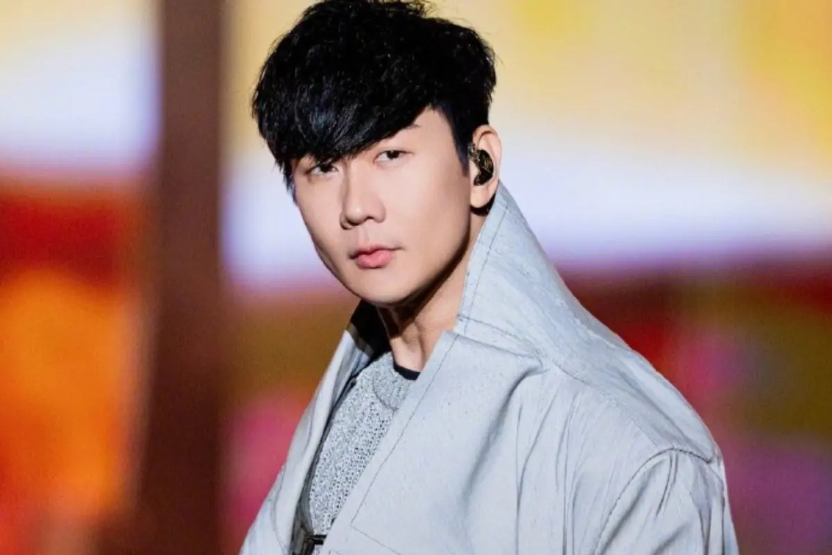 ▲林俊傑杭州演唱會有黃牛帶著粉絲直衝進場，甚至還有人假扮保全，場外一片混亂。（圖／林俊傑微博）