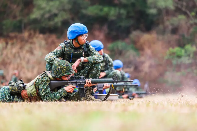 ▲一年期義務役新兵入伍訓期末鑑測,驗證其對T65K2步槍操作熟稔度。(圖/軍聞社提供)