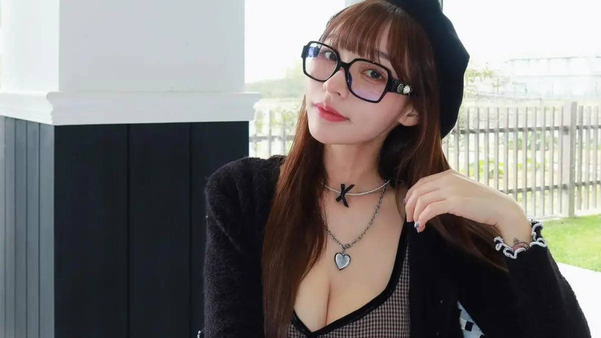 ▲林襄曝光自己的居家照，清純可愛的素顏模樣引起網友討論。（圖／林襄IG）