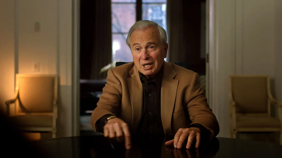 ▲《國家詢問報》找人假扮牧師偷拍貓王遺容。（圖／車庫娛樂）