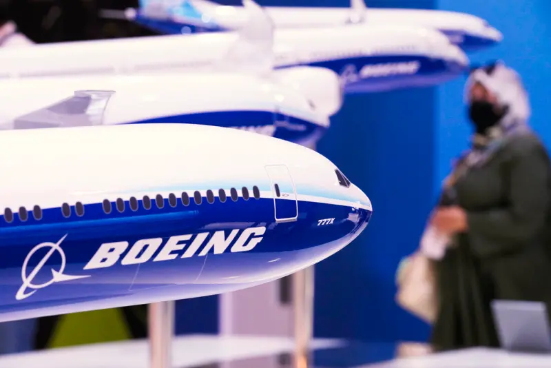 ▲波音（Boeing）近幾年來出包事件不斷，17日阿拉斯加航空又傳出波音客機擋風玻璃碎裂的飛安事件。（圖／美聯社／達志影像）