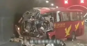 山西高速公路「特大交通事故」　巴士撞壁釀14死、37傷
