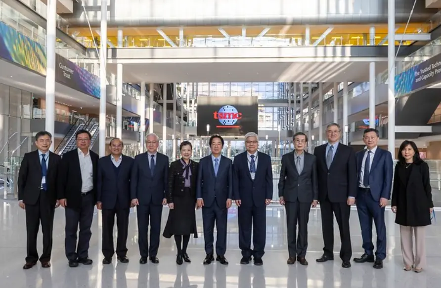 ▲賴清德昨天啟動「信賴新政，穩健接棒」傾聽交流行程，與產業界對談。（圖／總統府提供）