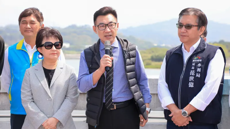 ▲佈局台中市長江啟臣重啟「藍白合」 江和樹:柯文哲若不選就挺你