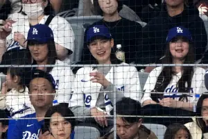 畫面都是大谷翔平妻子！田中真美子觀戰頻上鏡　NHK慌忙撇清責任
