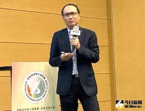 ▲台灣港務公司行政副總經理盧展猷作專題演講,分享如何建立幸福職場環境。(圖/記者黃守作攝,2024.03.21) ▲台灣港務公司行政副總經理盧展猷作專題演講,分享如何建立幸福職場環境。(圖/記者黃守作攝,2024.03.21)