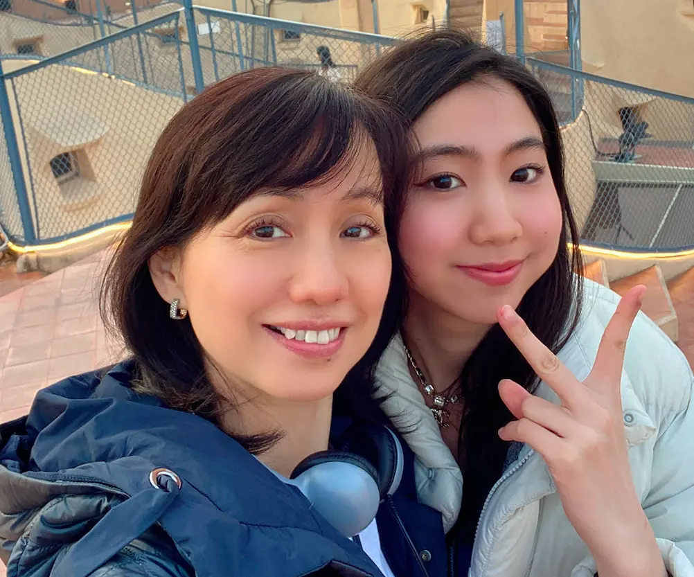 ▲蔡幸娟（左）與高顏值女兒的合照曝光，女兒繼承媽媽完美的基因。（圖／翻攝蔡幸娟臉書）