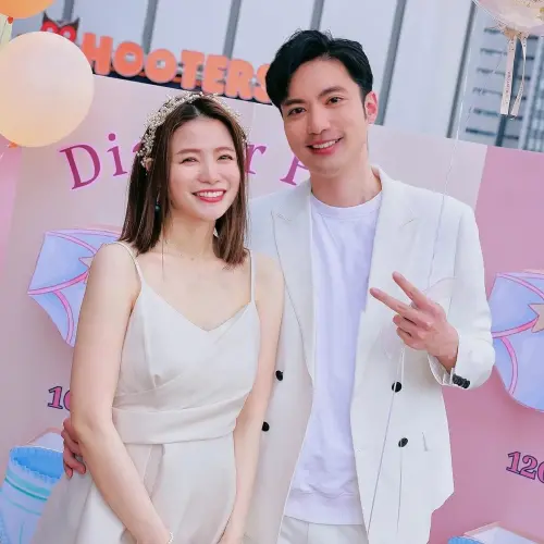 ▲蘿莉塔和戴偉智（右）交往4年後帶球結婚，兩人婚後曾在節目提到外遇與財產分配等議題，引發許多討論。（圖／戴偉智IG）