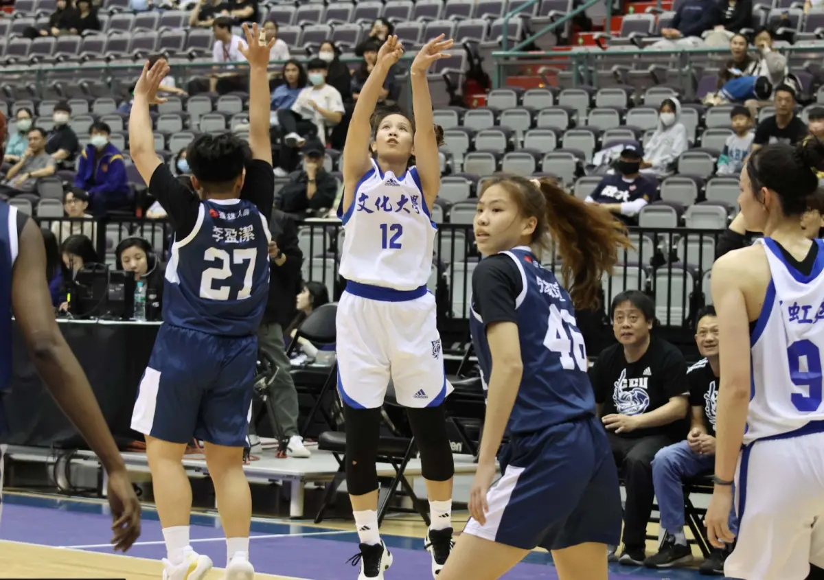 ▲UBA文化大學女籃王玥媞在四強對陣世新狂飆5顆外線，攻下17分。（圖／記者朱永強攝）