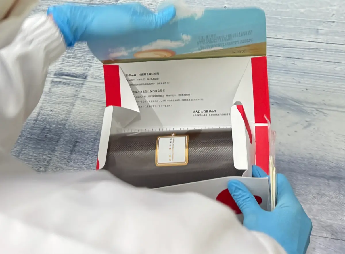 ▲記者實際突擊亞尼克內湖工廠，有看到整牆面大量的日本進口的中澤奶霜，以及少比例的光泉鮮奶。（圖／記者周淑萍攝）