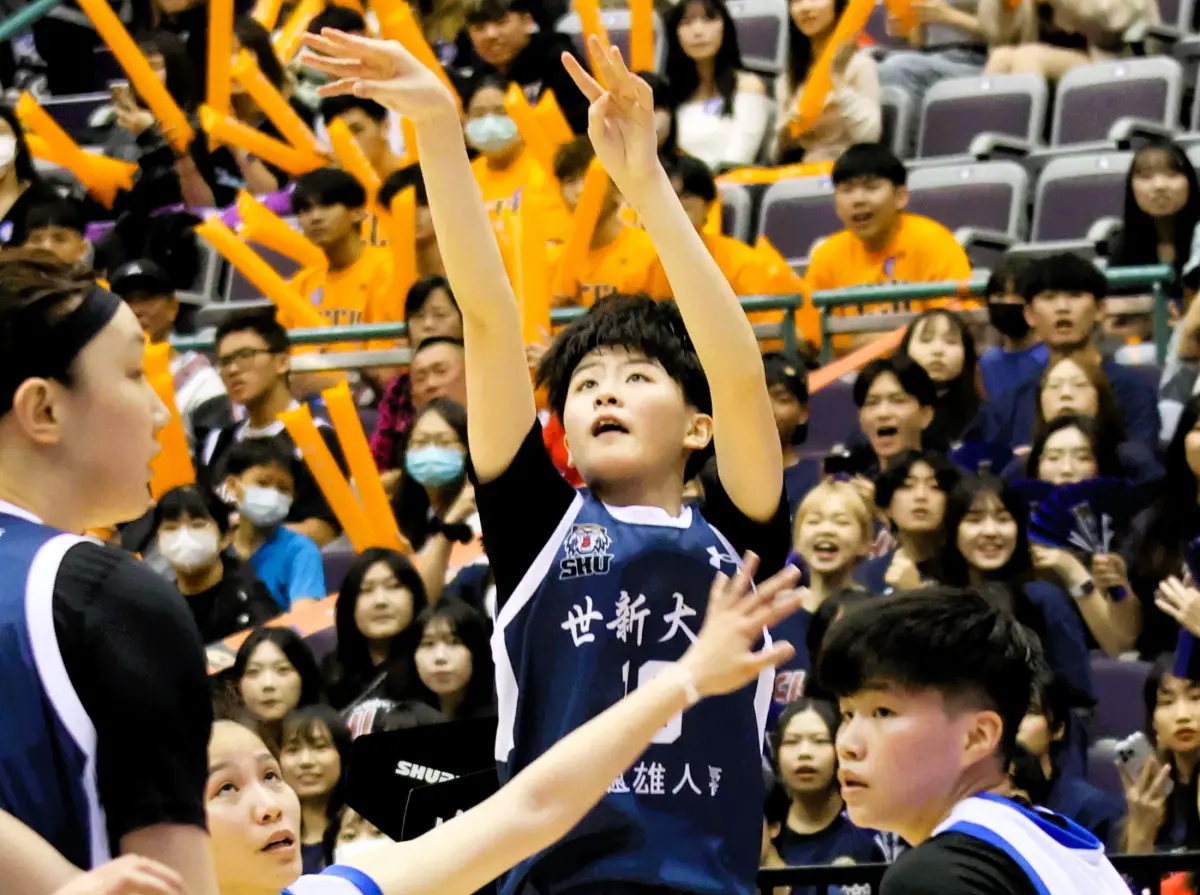 ▲UBA世新大學女籃晉級四強，游沁樺三分連發被主帥點名是致勝關鍵。（圖／記者朱永強攝）