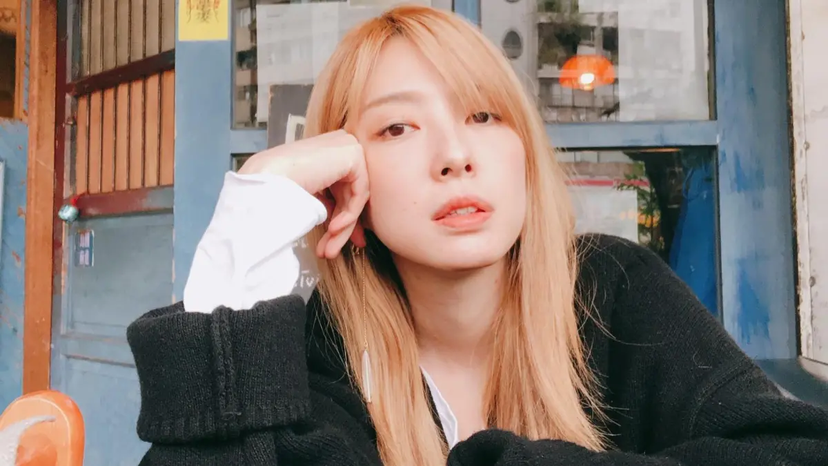 ▲路嘉欣被歸類一片歌手，曾經和張震交往，出道前就擔任海倫仙度絲廣告女主角。（圖／路嘉欣臉書）