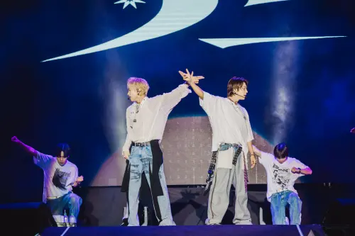 ▲東海（右）、銀赫（左）在2024年櫻花季時為粉絲帶來金曲串燒舞台。（圖／寬寬整合行銷）