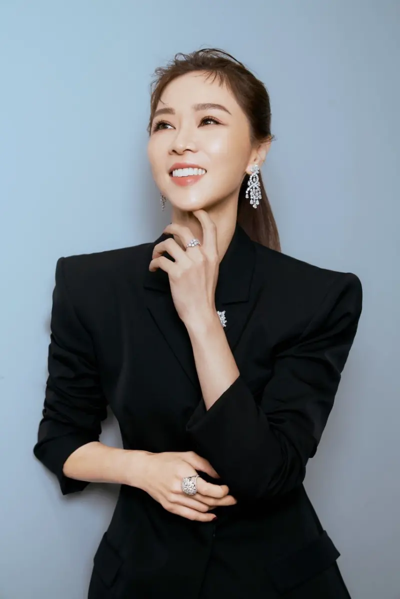 ▲謝盈萱在《忘了我記得》挑戰脫口秀演員的角色。(圖/Netflix提供)