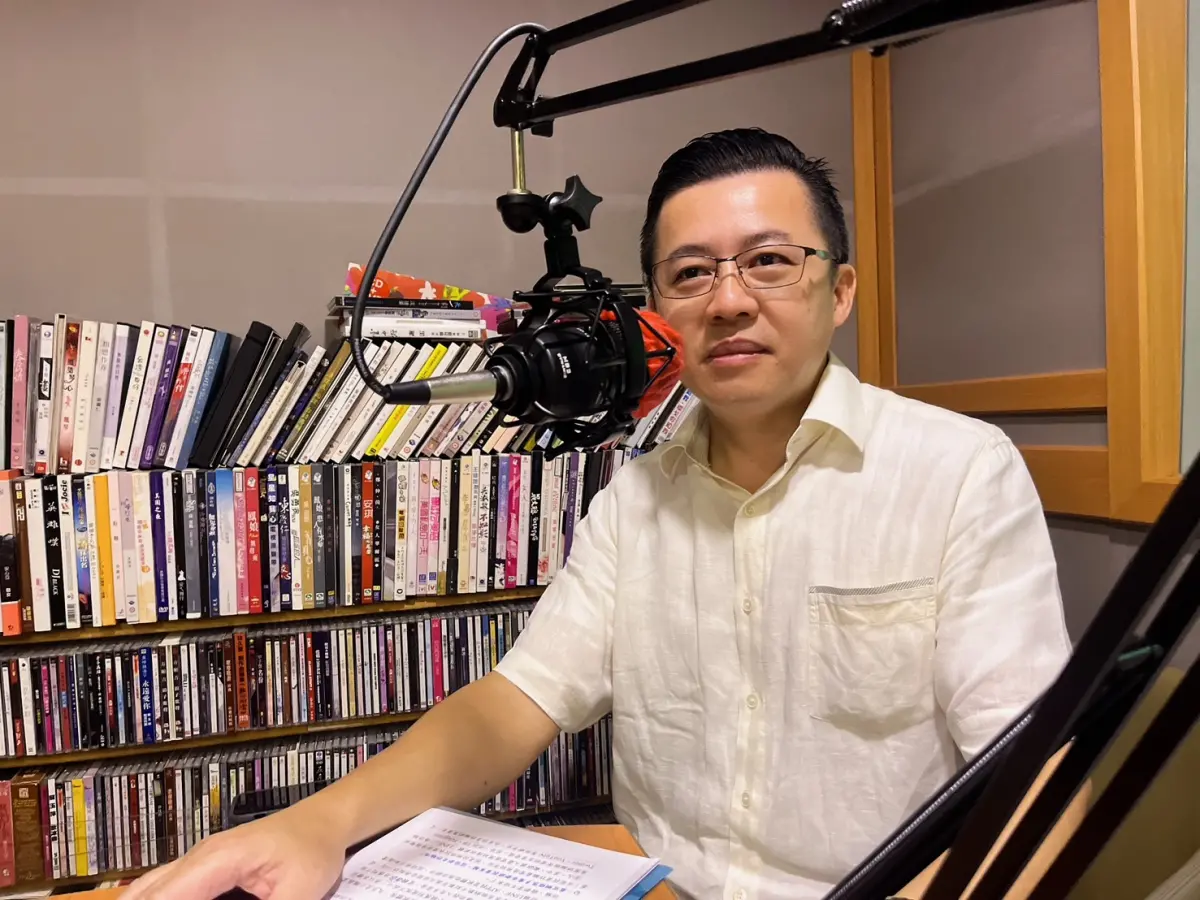 ▲高市警局少年隊長陳仁正今天提醒青少年，擔任車手或人頭帳戶等詐欺犯罪，被查獲機率高達百分之百，且不僅將面對刑法、洗錢防制法及組織犯罪條例等刑責，還要面對被害人求償民事鉅額賠償責任。(圖／高市少年隊提供)