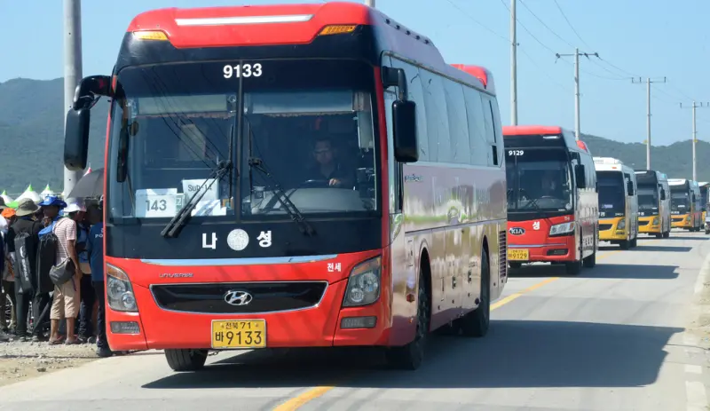 ▲韓國首爾市內公車工會28日宣稱，由於與資方協商破裂，按原定計劃於當日凌晨4點開始罷工。示意圖。（圖／美聯社／達志影像）