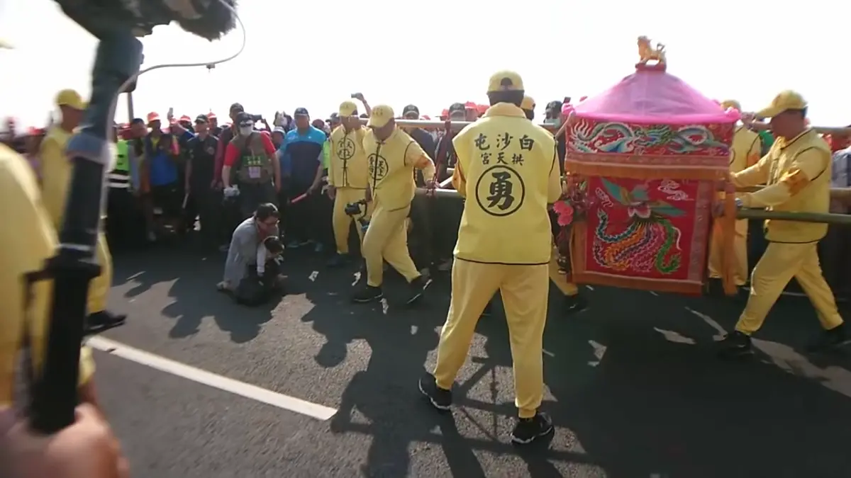 ▲白沙屯媽祖4年前進香時，在人龍中「找到重症寶寶」與媽媽！而她們的現況也曝光了。（圖／取自白沙屯媽祖網路電視台）