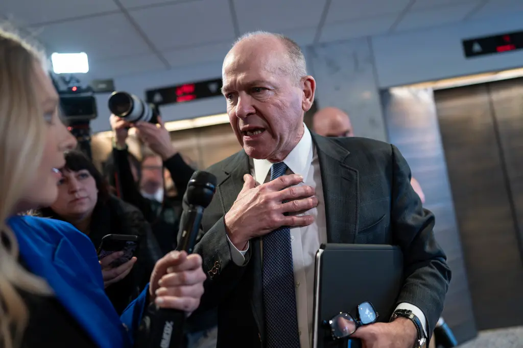 ▲波音飛安問題頻傳，執行長凱爾洪（Dave Calhoun，圖）宣布將於今年底前辭職，同時包含董事長、波音商用飛機部門CEO等人也傳出替換。（圖／美聯社／達志影像）