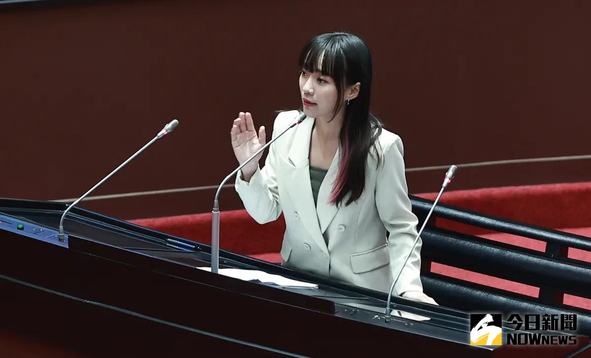 ▲對於藍委徐巧芯大姑涉入洗錢、詐騙遭到收押，民進黨立委黃捷表示，與其厚著臉皮演哭戲，不如把洗錢詐欺案的前後時間軸仔細說明清楚。（圖／記者葉政勳攝）