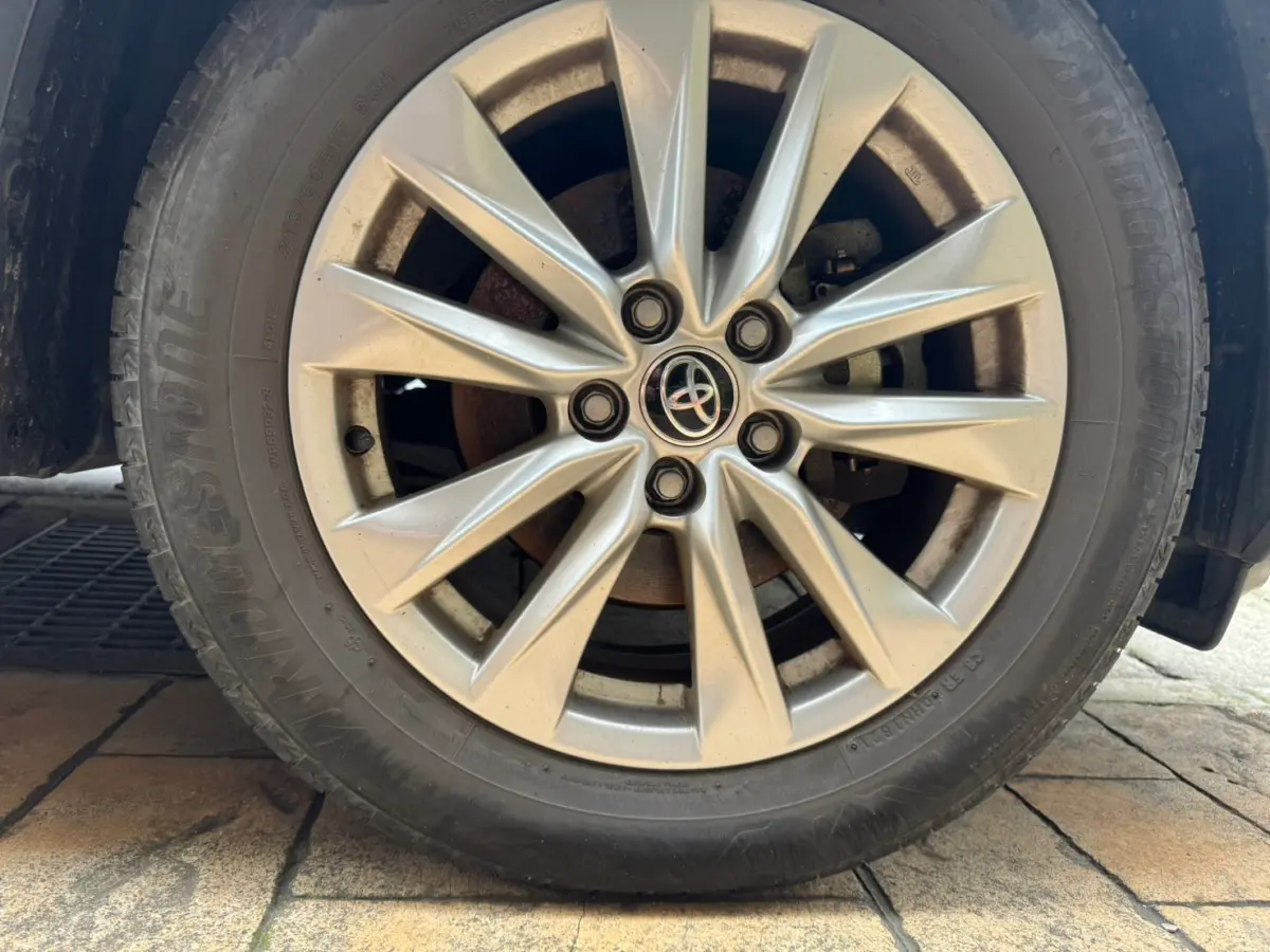 ▲「輪胎」是影響安全性最重要的部件，只要它出了狀況，就很容易發生交通事故。（圖／記者潘毅攝）