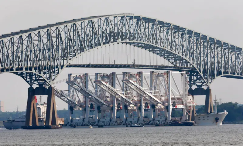 ▲Francis Scott Key Bridge的設計可以讓貨輪從橋下通過。資料照片。(圖/美聯社/達志影像)