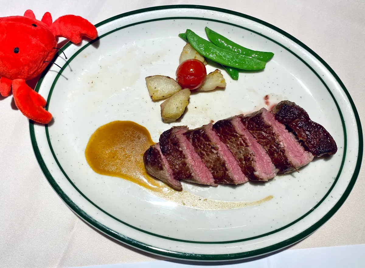 ▲王品旗下位在台中的高檔牛排品牌「THE WANG」去年底熄燈，該地點將由台北有30年歷史的老字號牛排館「雅室牛排」頂替。（圖／記者蕭涵云攝）