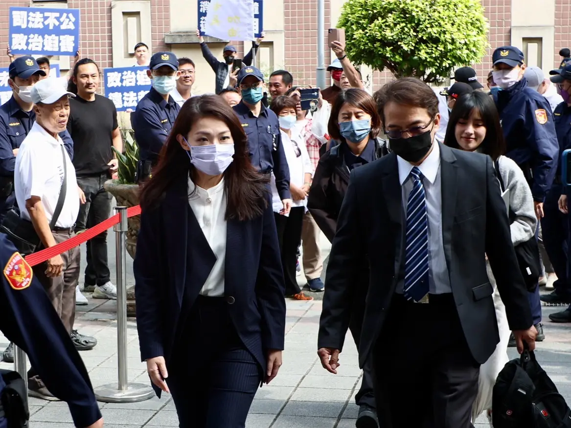 ▲新竹市長高虹安日前因涉嫌詐領助理費遭起訴，今（27）日台北地方法院傳喚8名證人，其中包括高辦前行政主任黃惠玟。（圖／NOWnews攝影中心）