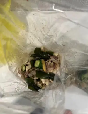 ▲顧客貼出鹽水雞份量。(圖/取自爆料公社) ▲顧客貼出鹽水雞份量。(圖/取自爆料公社)